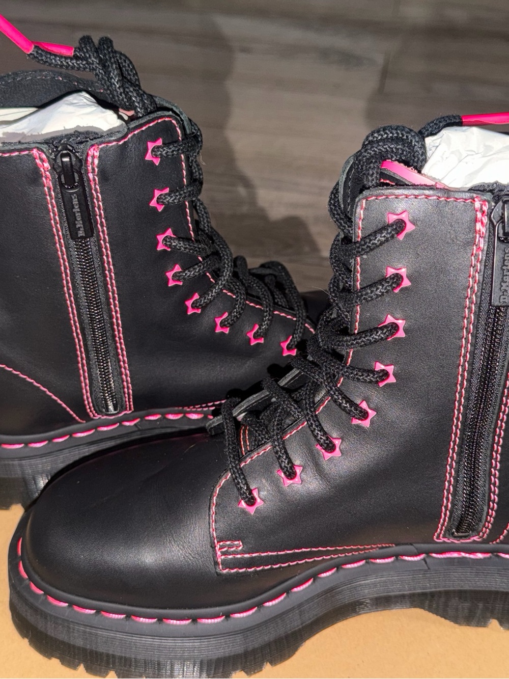 Dr. Martens Jadon II Neon Star Platform Boots Women’s 8 (PRICE IS FIRM) - Picture 5 of 9